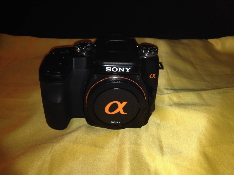 Sony Alpha DSLR-A100 body