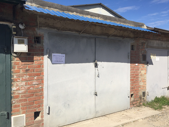 Продам капитальный гараж Дзержинского 163