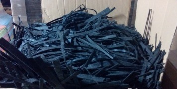 Войлок искусственный обрезки черные.даром.