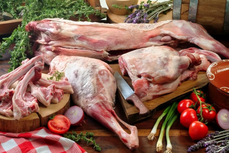 Предлагаем оптом мясо птицы, говядины, баранины.
